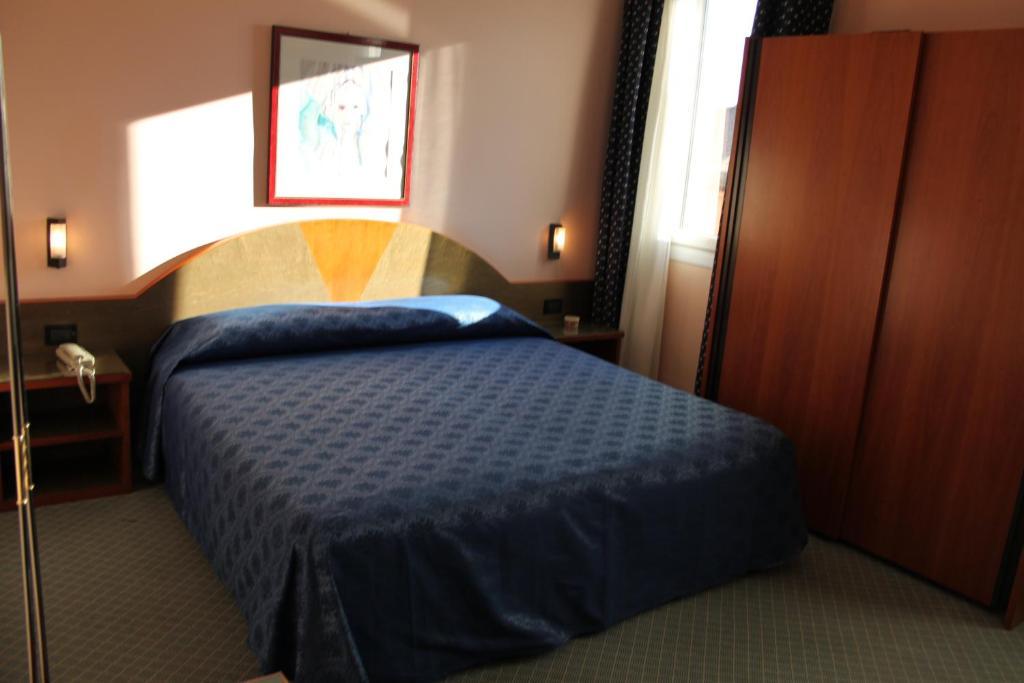 Hotel Rosa Abano Terme Szoba fotó